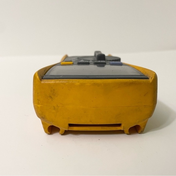 Fluke 115 True RMS Digital Multimeter - Picture 7 of 10